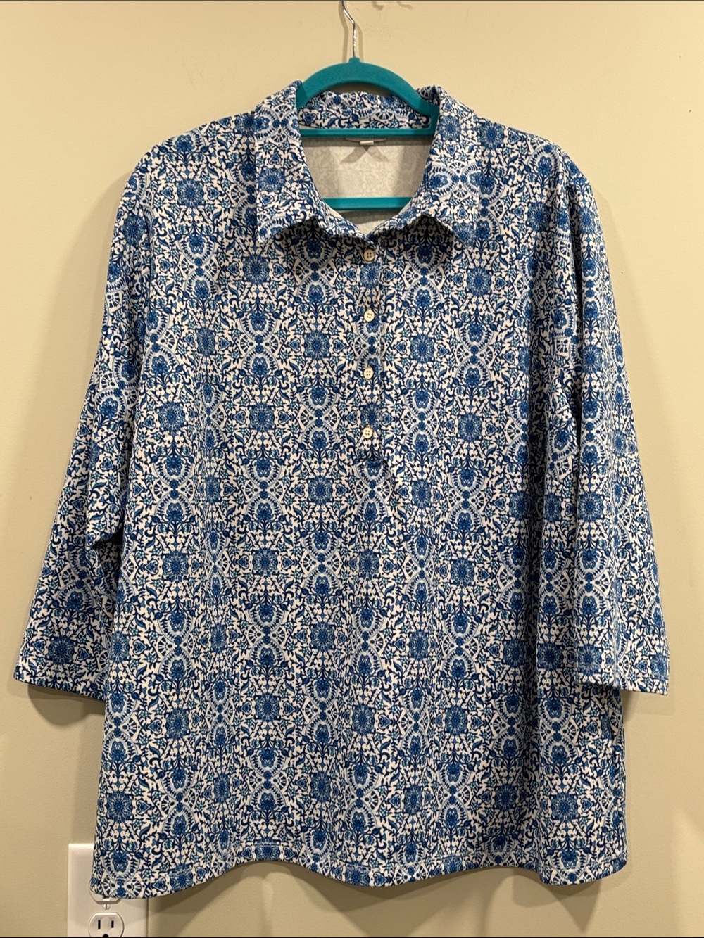 Talbots Blue Floral Popover Top with Collar and 3/4 Sleeves